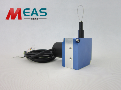 ����λ�ƾ��a����Һ������C�ϵđ�(y��ng)��